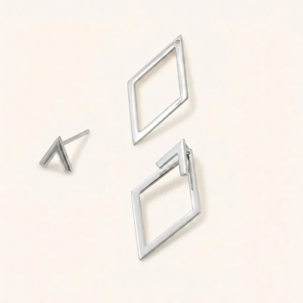 Kolczyki geometryczne z otwartym rombem i trójkątnym sztyftem