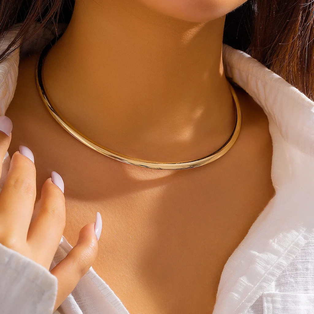Obły choker z półokrągłym profilem