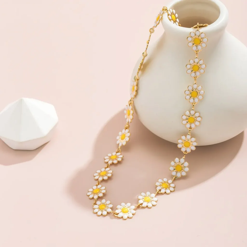 Choker z motywem stokrotek