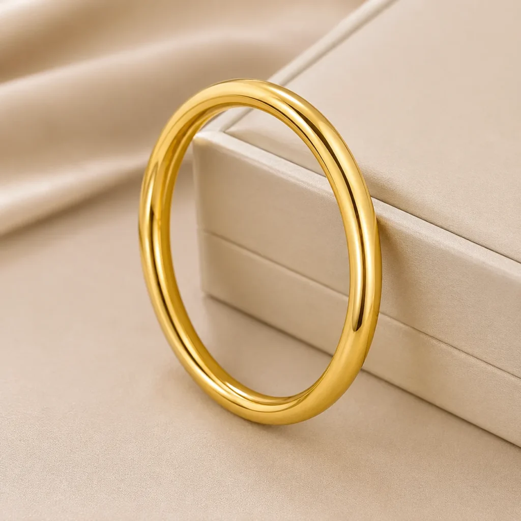 Sztywna bransoleta bangle o lustrzanym połysku