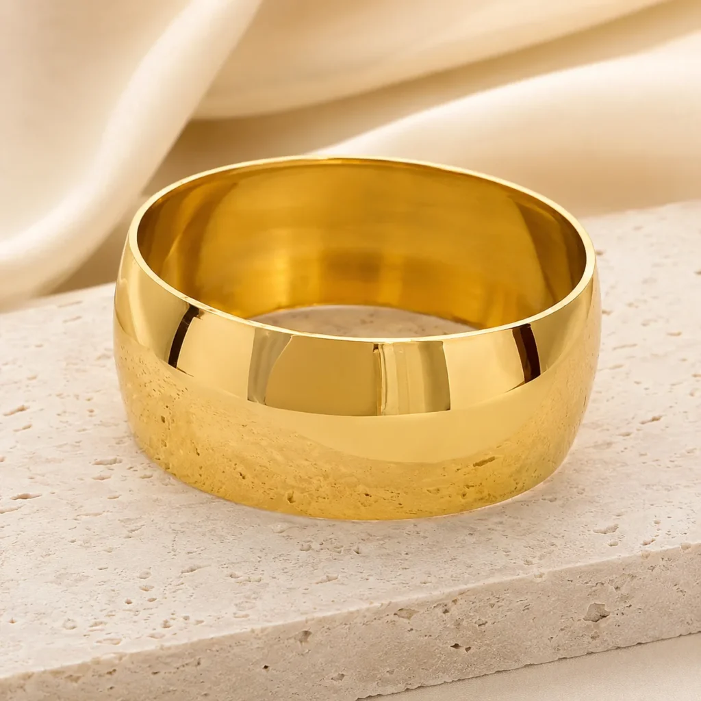 Sztywna bransoleta bangle o lustrzanym połysku