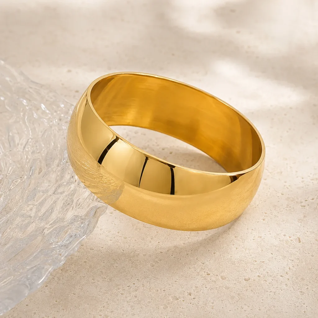 Sztywna bransoleta bangle o lustrzanym połysku
