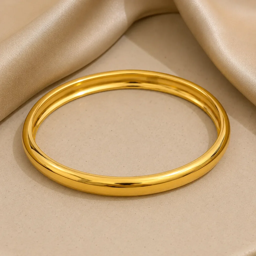 Sztywna bransoleta bangle o lustrzanym połysku